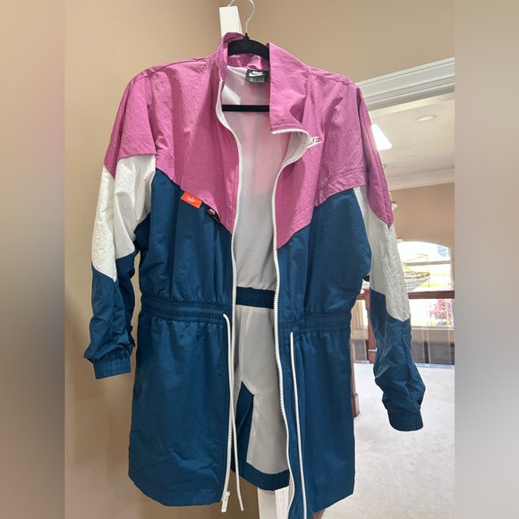 Nike wind breaker jacket - Picture 3 of 6